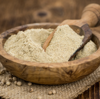 Ground white pepper powder